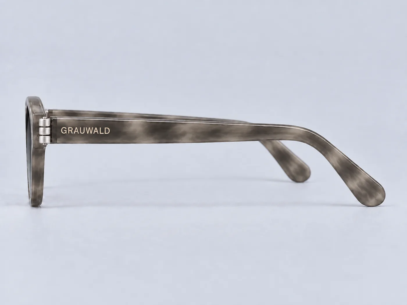Grauwald Smoke acetate, temple profile